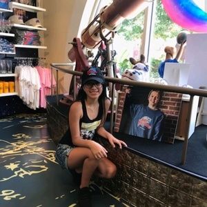 Meet your Posher, Abby